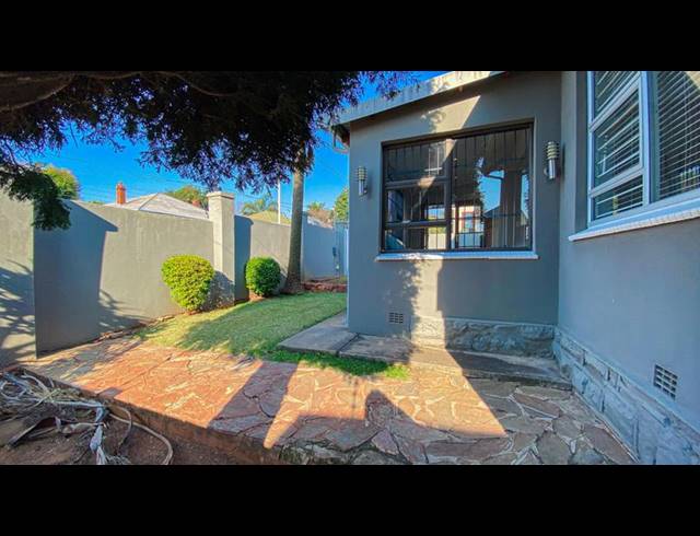 3 BEDROOM HOUSE FOR SALE IN KENSINGTON